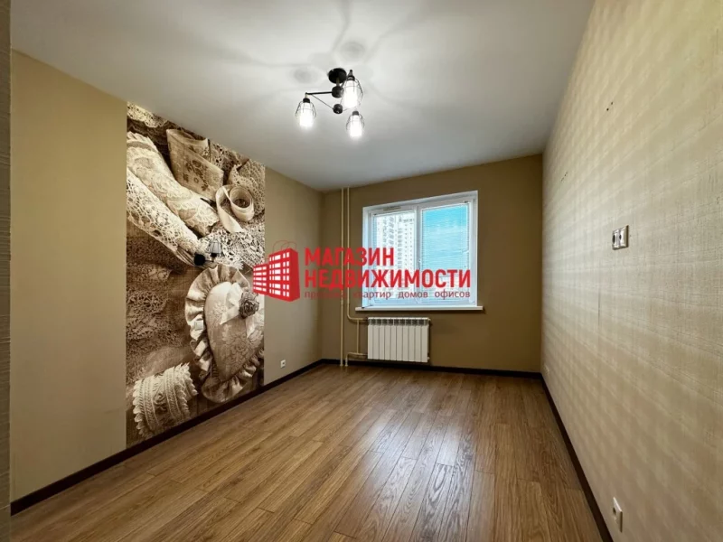 Нерухомасць тыдня: чатырохпакаёвая кватэра ў цёмных танах побач з Нёманам