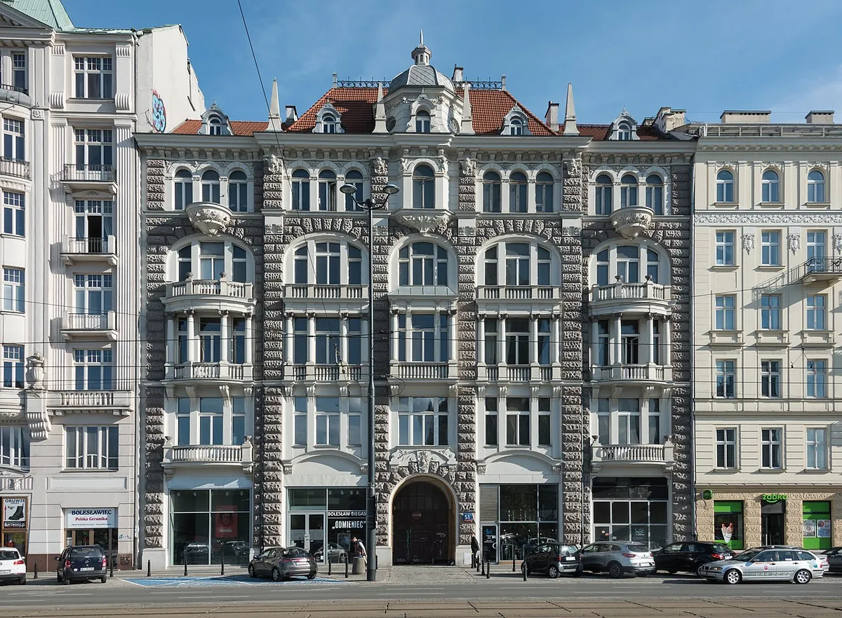 Варшавский доходный дом семьи Хосар, где располагалась фирма "Horacy Heller". Фото: Adrian Grycuk, Wikimedia Commons, CC BY-SA 3.0 PL