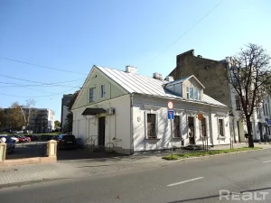 Нерухомасць тыдня: у гістарычным цэнтры прадаецца трохпакаёўка з камінам Кватэра на Леніна, 15. Крыніца: realt.by