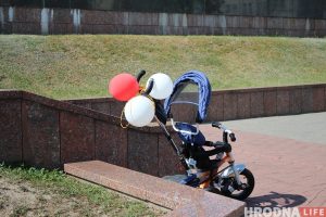 Дзяцей у Гродне ставяць у СНС за палітычную актыўнасць бацькоў дзеці БЧБ пратэсты