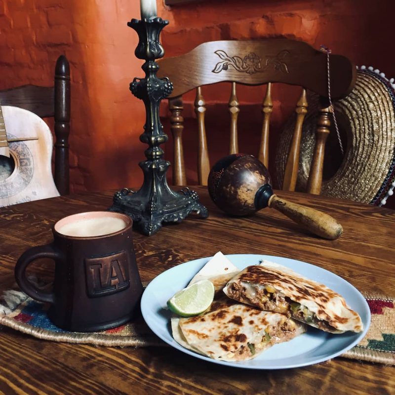 Несмяротныя: у Гродне зноў адкрываецца мексіканскі бар Amigos мескиканский бар Tres Amigos