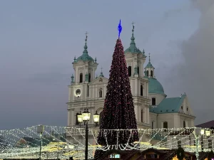 Навагоднія ўпрыгожанні ў Гродне. Фота: "Туси в Гродно"