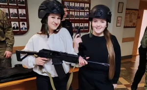 Навучэнцы сярэдняй школы №3 у РУУС Кастрычніцкага раёна. Фота: СШ №3