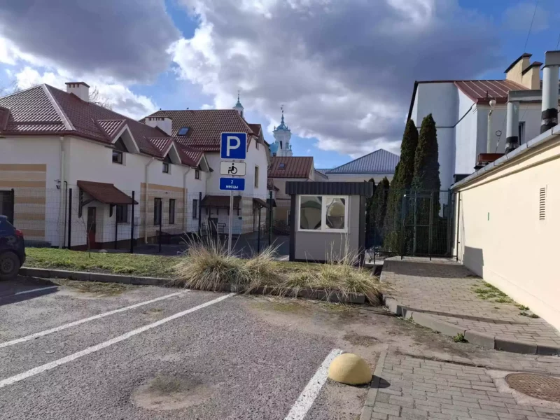 Бывшее здание "Матежи школьной"