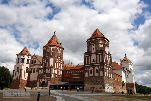 У Мірскім замку ўзнаўляюць «італьянскі» сад XVIII стагоддзя - там з'явіцца аранжарэя з экзатычнымі раслінамі У Мірскім замку ўзнаўляюць «італьянскі» сад XVIII стагоддзя - там з'явіцца аранжарэя з экзатычнымі раслінамі