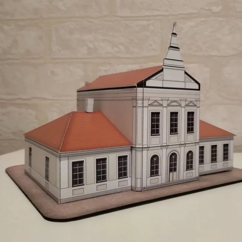 Гродзенец стварыў мадэль Слонімскай сінагогі: купіць і скласці яе можа кожны 