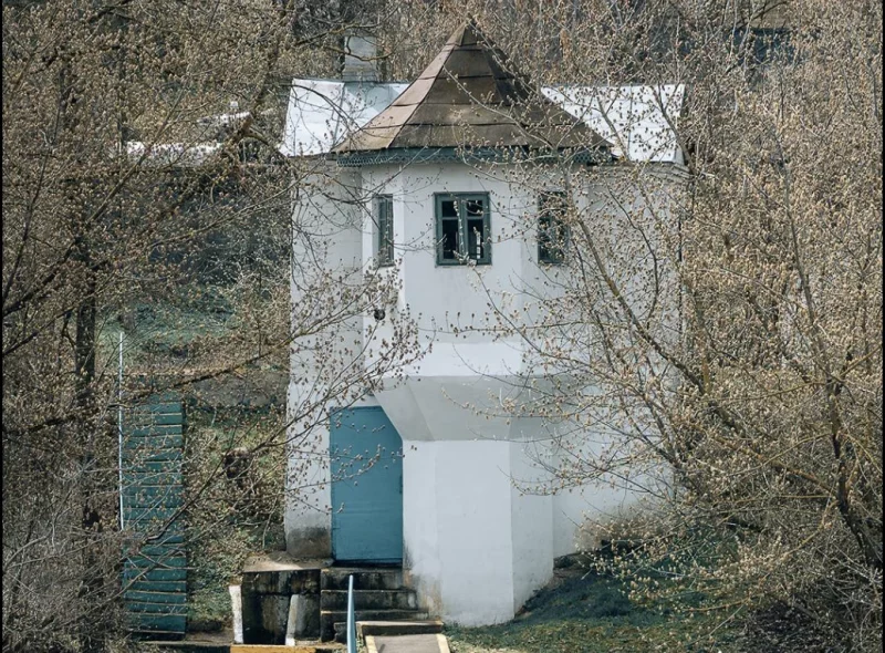 Заснавальнік піўзавода пабудаваў у Гродне гэты будынак: вы яго бачылі? Гідралагічны пост у Гродне. Фота: Facebook-група "Гродна"
