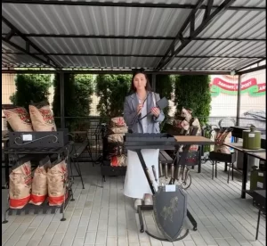 У краме "ДИН.