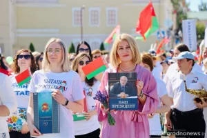 Размовы пра мір і патрыятызм. У Гродне адзначылі Дзень Незалежнасці Дзень Незалежнасці ў Гродне. Фота: Гродзенская праўда