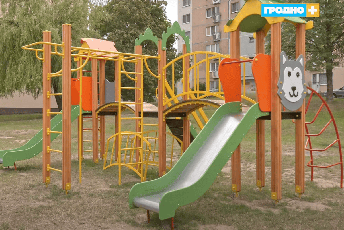 Пляцоўка на Дамброўскага, 60. Скрыншот Hrodna.life праграмы "Гродна Плюс"