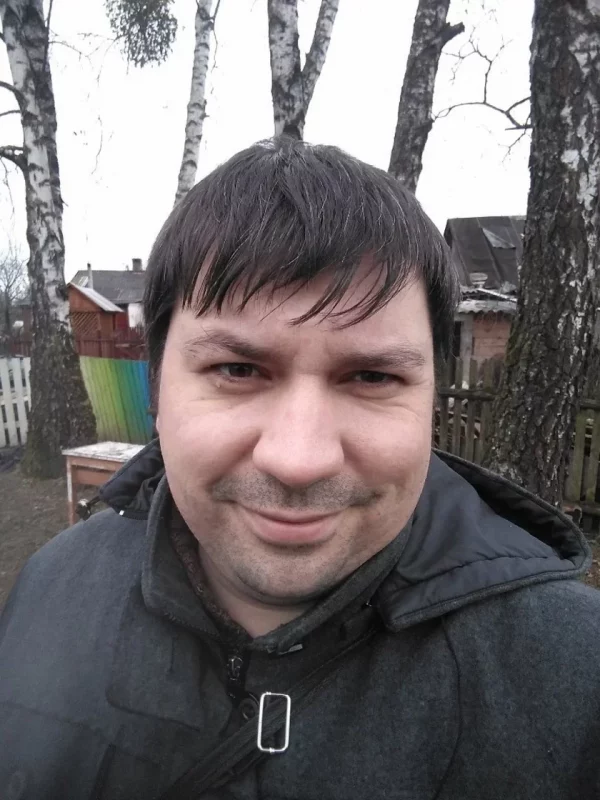 37-гадовага работніка ваенкамата з Мастоў асудзілі за «экстрэмізм» па трох артыкулах