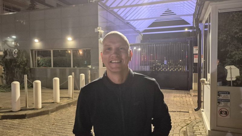 В Вильнюсе встречают Павла Можейко и других освобожденных 11 сентября политзаключенных (обновлено)