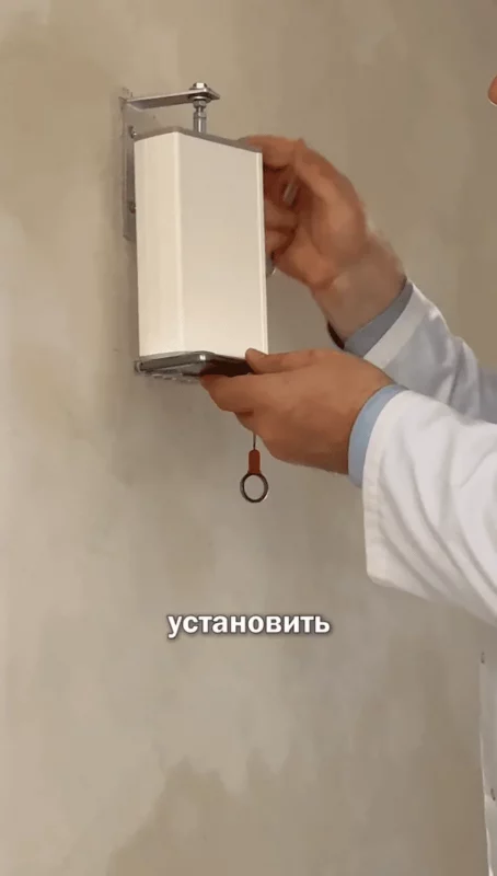 В Новогрудском костеле установили "коробочку против влажности". Академия наук подтвердила антинаучность устройства