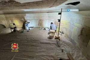 На сценах Свяцкага замка рэстаўратары знайшлі 200-гадовыя малюнкі