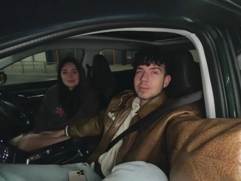 "Мама "паедзе ў камандзіроўку". Былы муж затрыманай за махлярства блогеркі Jennie.t - пра сітуацыю Затрыманыя блогеры з Гродна Яўгенія Тарасенка і Міхаіл Драгун. Фота: instagram.com/jennie.t/