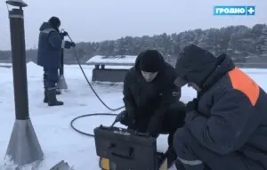 У Гродне даўжнікам па камуналцы перакрываюць доступ да каналізацыі — ставяць заглушкі У Гродне даўжнікам па камуналцы перакрываюць доступ да каналізацыі — ставяць заглушкі