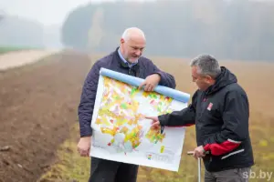 Владельцы плантации "Цыбулька-Бел" под Лидой Йорг Дорнау и Юрий Куницкий. Фото: sb.by