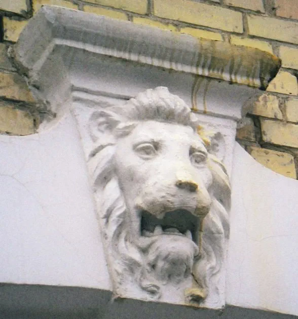 Студэнцкая, 6 - "дом з ільвамі". Фота: Hrodna 11:27