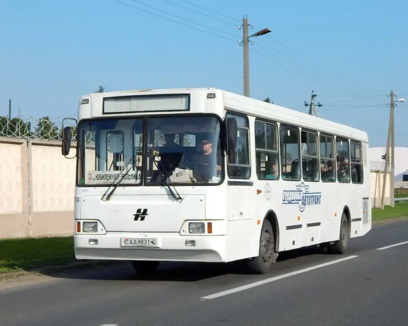 Скідзельскія аўтобусы не спраўляюцца з патокам пасажыраў — гараджане вінавацяць школьнікаў Скідзельскія аўтобусы не спраўляюцца з патокам пасажыраў — гараджане вінавацяць школьнікаў