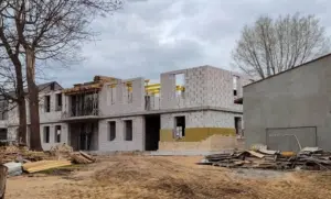 Гістарычны дом на Васілька знеслі - і цяпер будуюць муляж з газасілікатных блокаў