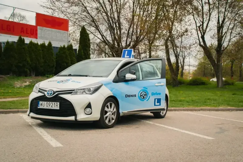 Аўтамабіль школы Denis Drive у Беластоку. Фота: Hrodna.life