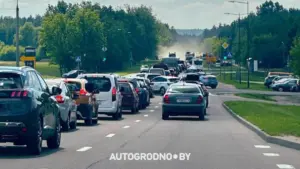 Праз рамонт дарогі да Юбілейнага возера ў Гродне ўтварыўся корак. Як аб’ехаць затор Пробка Коробчицы Юбилейное