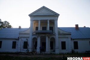 "Не такога пераўтварэння чакалі" Сядзіба Падароск, якую адабралі ў уладальнікаў, прыходзіць у заняпад