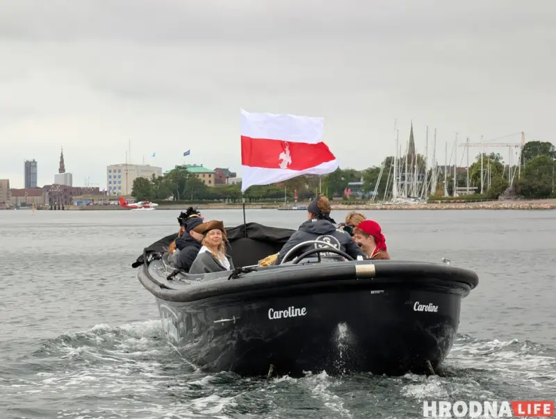 На такіх трох чоўнах Першы беларускі пірацкі флот "захапіў" Капенгаген. Фота: Аляксей Шота, Hrodna.life