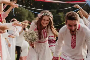 Пары Гродна ўсё часцей выбіраюць вяселлі ў этнастылі. У ЗАГСах патлумачылі, чым абумоўлены інтарэс